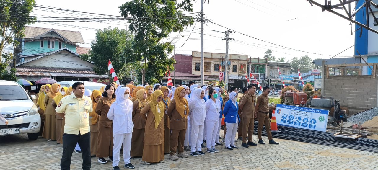 Apel Pagi RSUD Sambas, Direktur Tekankan Agenda Strategis Agustus dan Pelayanan Prima